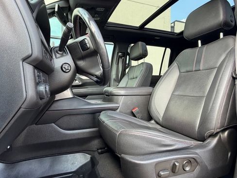 Used 2022 Chevrolet Suburban RST w/ Luxury Package AWD/4WD image 6