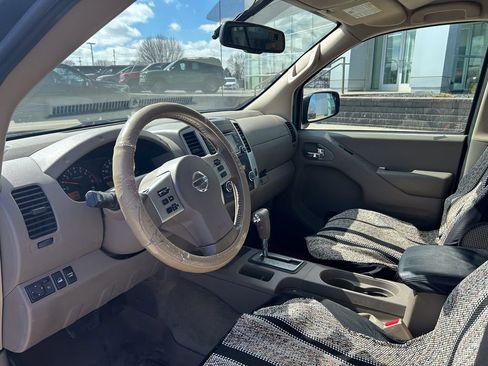 Used 2018 Nissan Frontier SV w/ Value Truck Package image 9