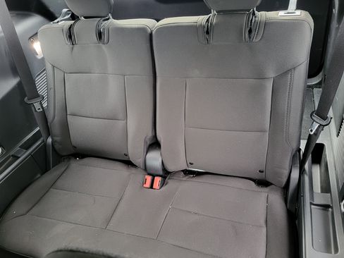 Used 2023 Ford Explorer XLT image 29