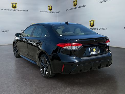 Used 2023 Toyota Corolla SE w/ SE Premium Package FWD image 3