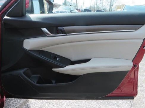 Used 2019 Honda Accord Hybrid image 13