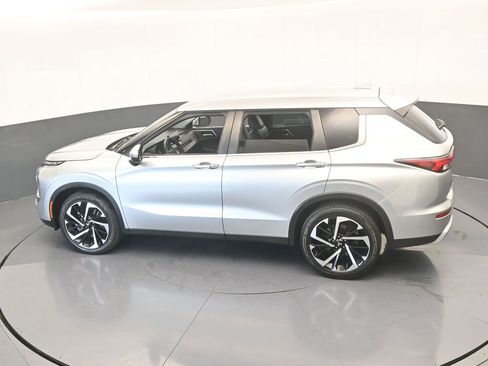 Used 2022 Mitsubishi Outlander SE image 59