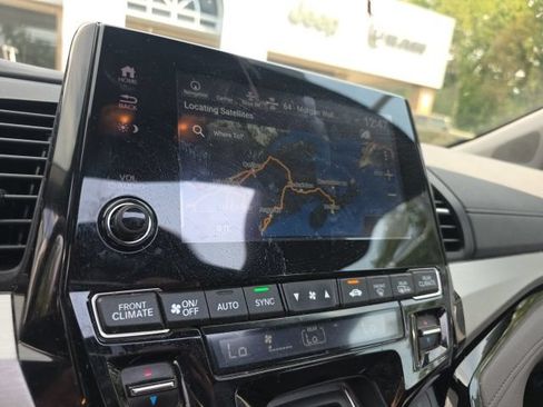 Used 2022 Honda Odyssey Touring image 18