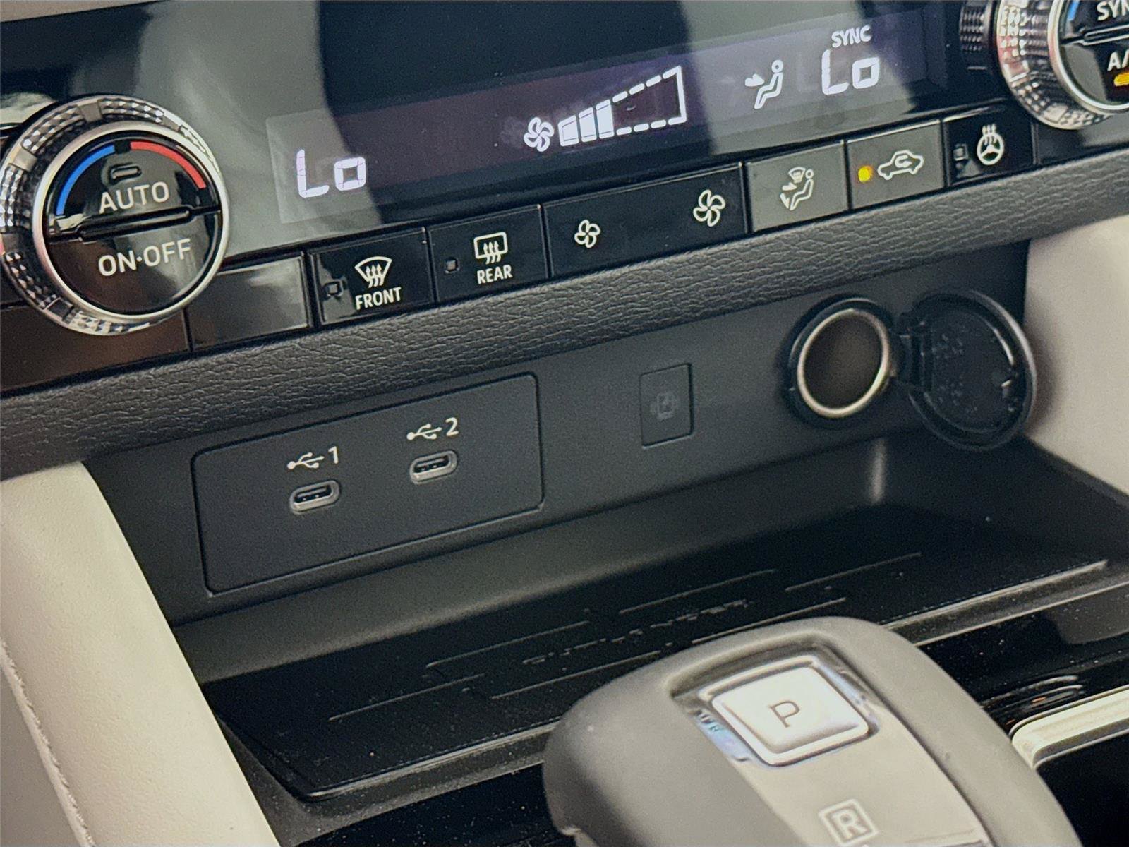 New 2026 Mitsubishi Outlander SE FWD image 15