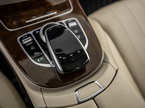 Used 2020 Mercedes-Benz E 450 4MATIC Wagon image 38