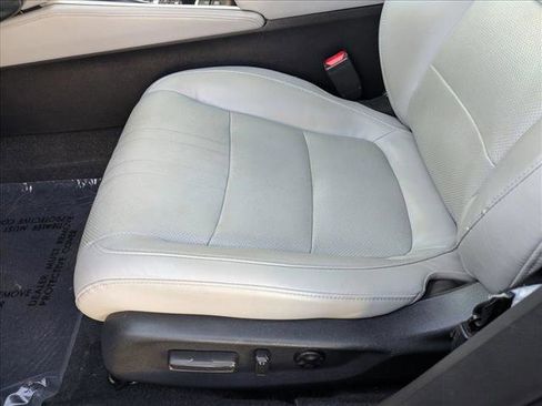 Used 2018 Honda Accord Touring image 11