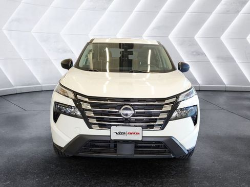 Used 2024 Nissan Rogue S FWD image 2