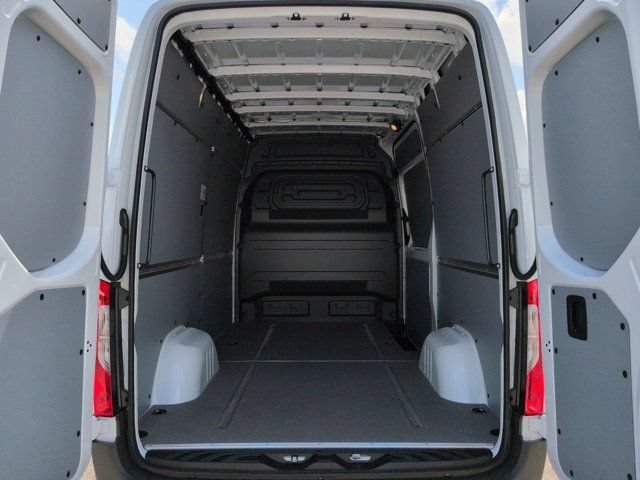 Used 2026 Mercedes-Benz Sprinter 2500 image 13