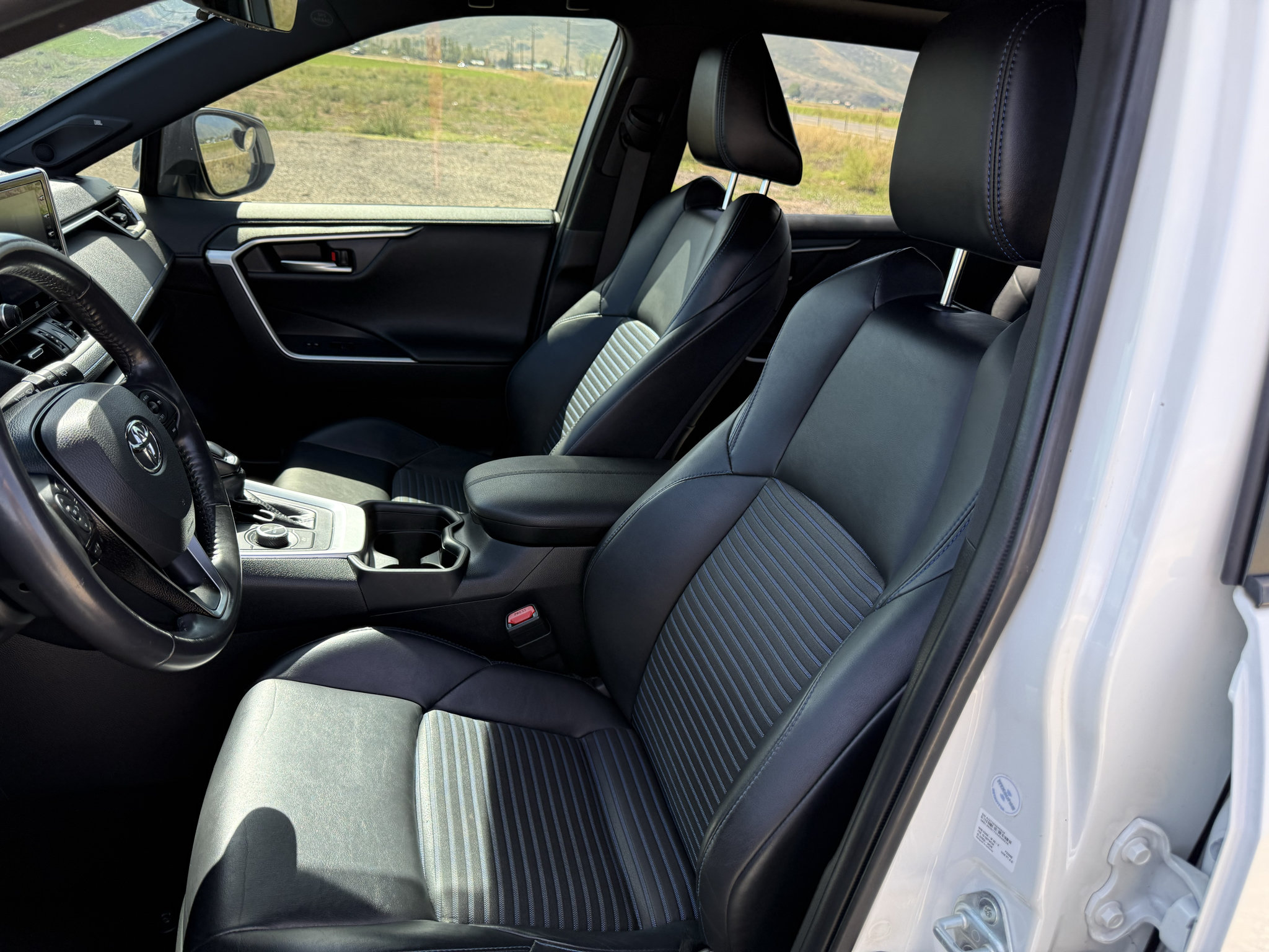 Used 2020 Toyota RAV4 XSE AWD/4WD image 16