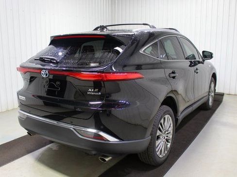 Used 2021 Toyota Venza XLE w/ Softex Package image 6