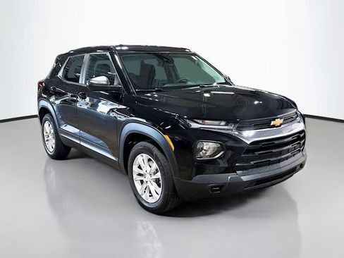 Used 2023 Chevrolet TrailBlazer LS FWD image 3