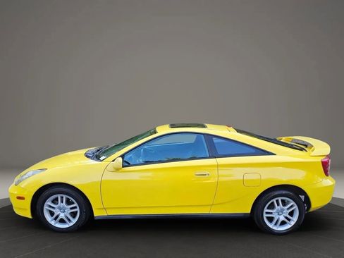 Used 2003 Toyota Celica GT image 3