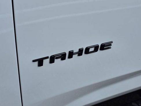 Used 2022 Chevrolet Tahoe Z71 w/ Luxury Package AWD/4WD image 45