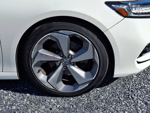 Used 2018 Honda Accord Touring image 11