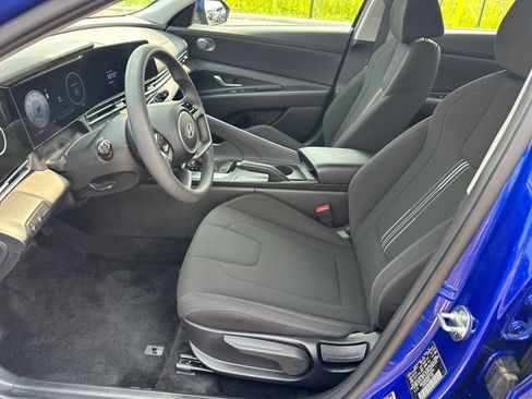 Used 2024 Hyundai Elantra SEL FWD image 15