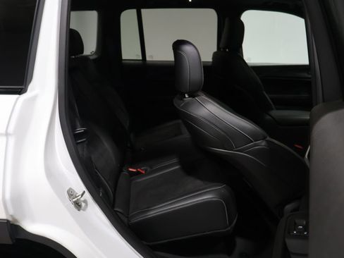 Used 2023 Jeep Grand Cherokee Altitude image 24