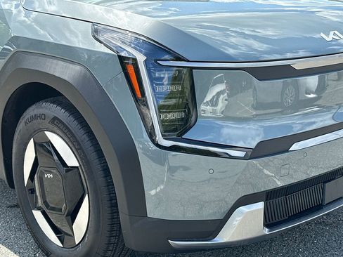 Certified 2024 Kia EV9 Wind AWD/4WD image 14