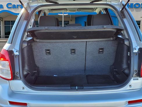 Used 2013 Suzuki SX4 Premium image 8