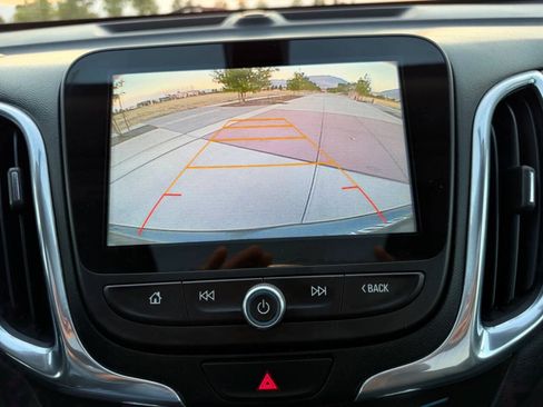 Used 2018 Chevrolet Equinox LT FWD image 30