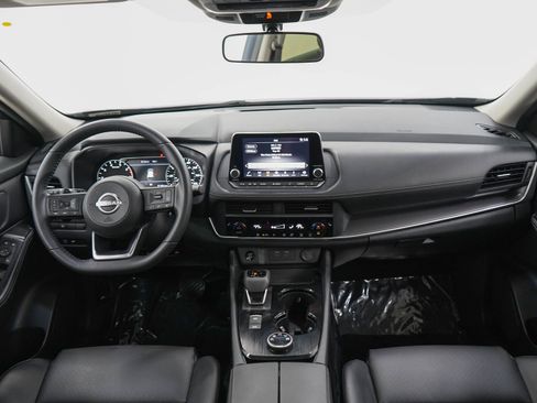 Used 2024 Nissan Rogue SV w/ SV Premium Package AWD/4WD image 13