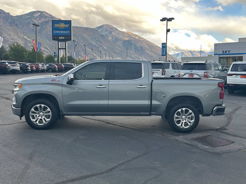 Used 2023 Chevrolet Silverado 1500 LTZ w/ LTZ Premium Package AWD/4WD image 15