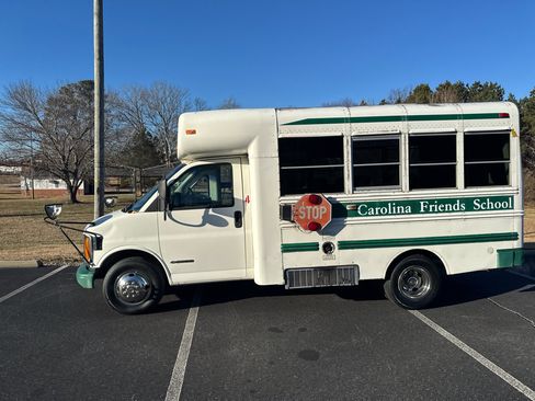 Used 1999 Chevrolet Express 3500 image 9