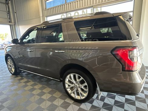 Used 2019 Ford Expedition Limited w/ Equipment Group 302A AWD/4WD image 4