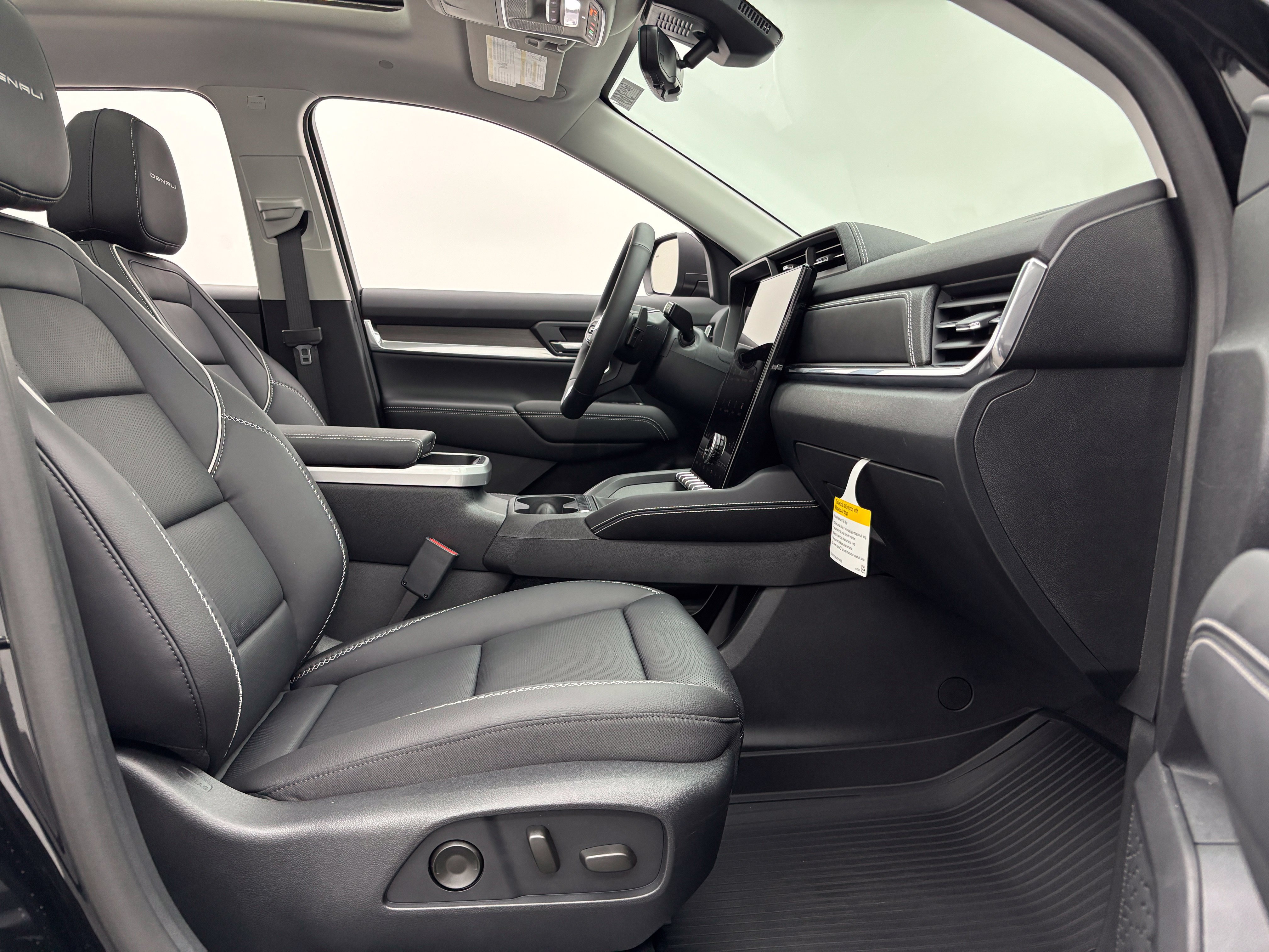 New 2027 GMC Terrain Denali w/ LPO, Floor Liner Package AWD/4WD image 36