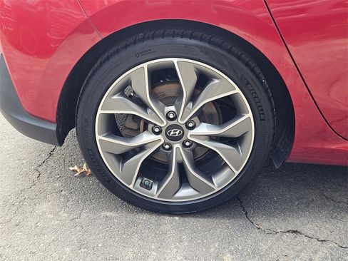 Used 2019 Hyundai Elantra GT N Line image 9