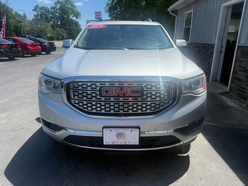 Used 2019 GMC Acadia Denali w/ Technology Package AWD/4WD image 2