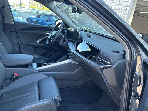 Used 2025 Audi Q5 Premium AWD/4WD image 13