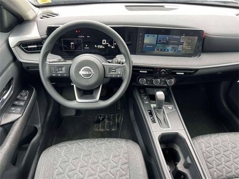 Used 2025 Nissan Kicks SV w/ Illumination Package image 14