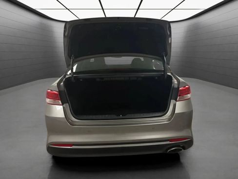 Used 2018 Kia Optima LX FWD image 9