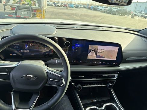 Used 2024 Chevrolet Traverse LT w/ Midnight/Sport Edition image 12