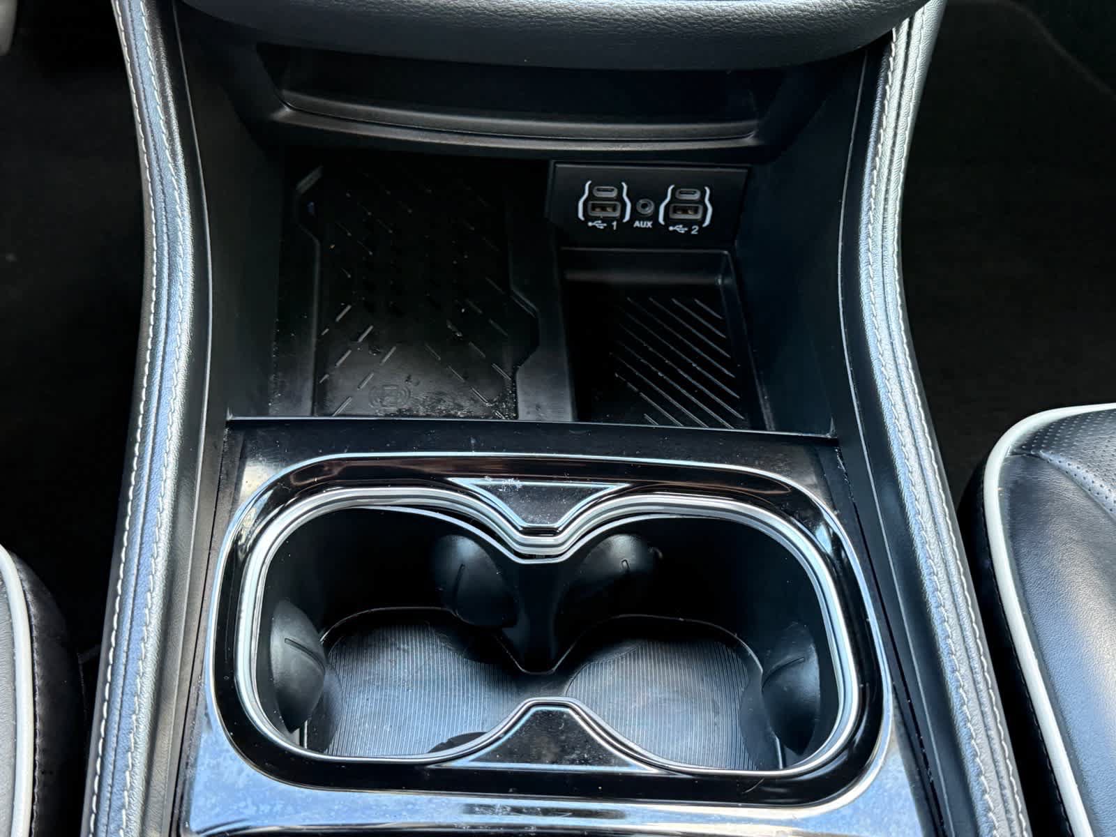 Used 2025 Chrysler Pacifica Limited FWD image 18