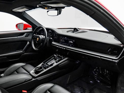 Used 2024 Porsche 911 Carrera w/ Premium Package image 39