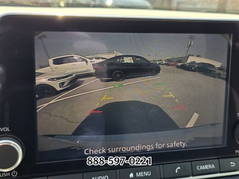 Used 2023 Nissan Rogue SV image 22