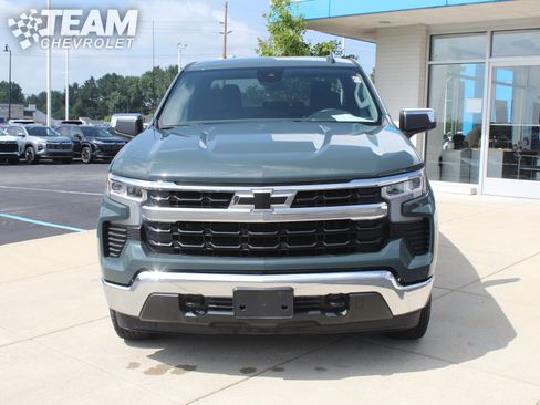 Used 2025 Chevrolet Silverado 1500 LT w/ LPO, Dark Essentials Package AWD/4WD image 9