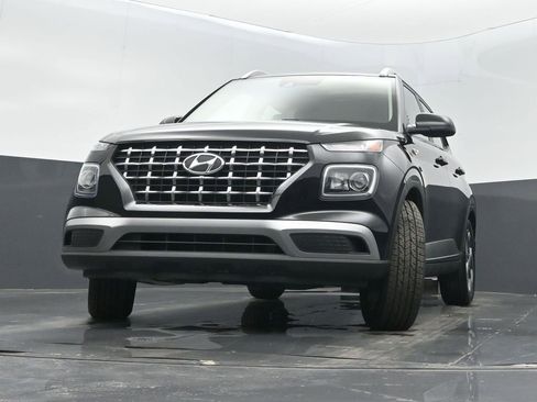 Used 2022 Hyundai Venue SEL image 32