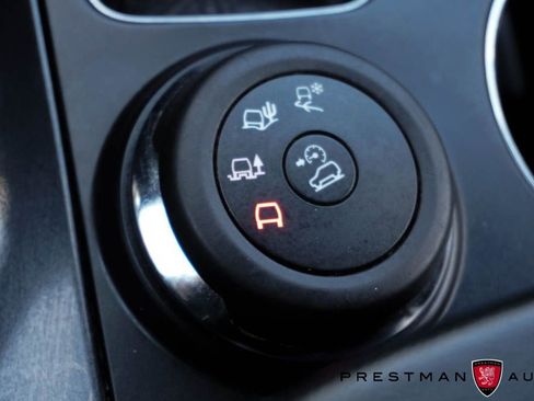 Used 2018 Ford Explorer XLT AWD/4WD image 38