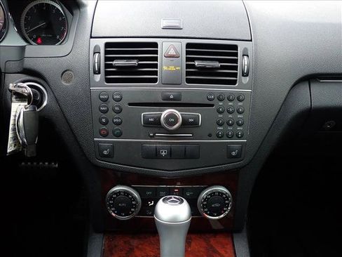 Used 2011 Mercedes-Benz C 300 4MATIC Sedan image 10