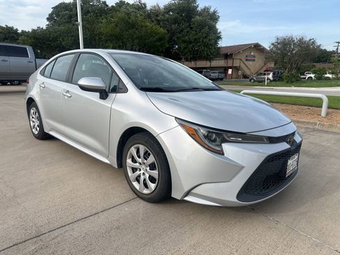 Used 2020 Toyota Corolla LE FWD image 8