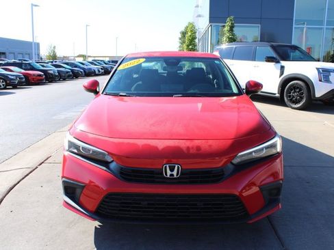 Used 2022 Honda Civic LX image 2