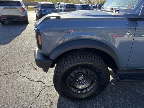 New 2025 Ford Bronco Outer Banks w/ Sasquatch Package AWD/4WD image 9