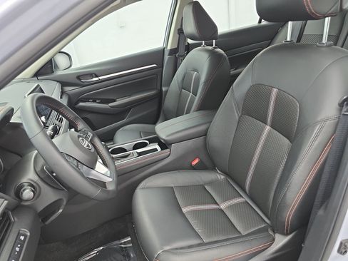 Certified 2025 Nissan Altima 2.5 SR FWD image 14
