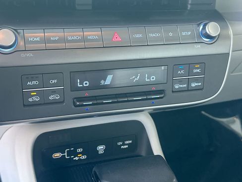 Used 2024 Hyundai Kona SEL FWD image 20