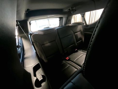 Used 2025 GMC Yukon XL Elevation w/ Elevation Premium Package AWD/4WD image 17