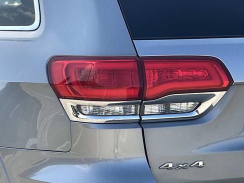 Used 2018 Jeep Grand Cherokee Summit AWD/4WD image 10