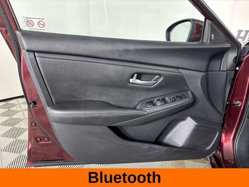 Used 2025 Nissan Sentra SV FWD image 10