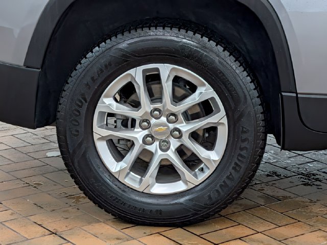 Used 2020 Chevrolet Traverse LT FWD image 8